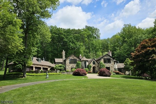 14 Bliss Rd, Mendham Boro, NJ 07945