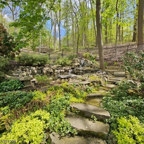 14 Bliss Rd, Mendham Boro, NJ 07945
