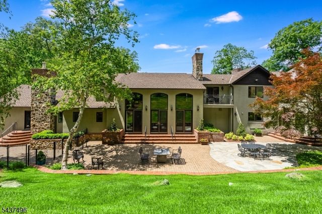 14 Bliss Rd, Mendham Boro, NJ 07945