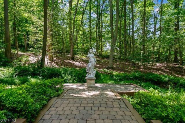 14 Bliss Rd, Mendham Boro, NJ 07945