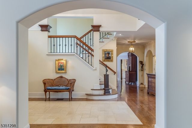 14 Bliss Rd, Mendham Boro, NJ 07945