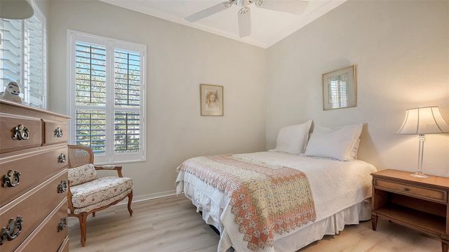 315 LONDONDERRY DRIVE, Sarasota, FL 34240