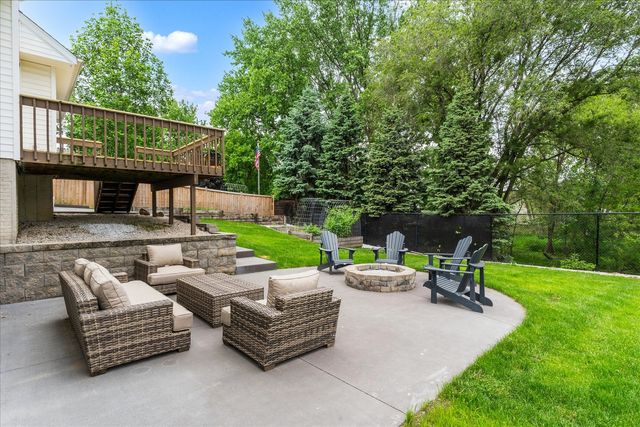 6140 N Thornwood Avenue, Davenport, IA 52806