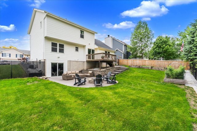 6140 N Thornwood Avenue, Davenport, IA 52806