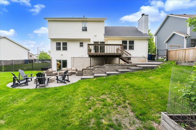 6140 N Thornwood Avenue, Davenport, IA 52806