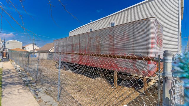 5710 W 65th Street, Chicago, IL 60638