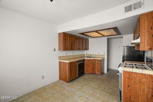 2520 San Jose Avenue 2D, El Paso, TX 79930