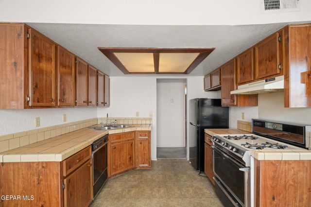 2520 San Jose Avenue 2D, El Paso, TX 79930