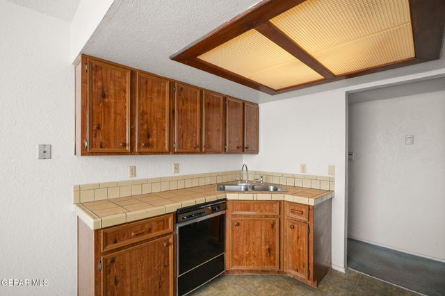 2520 San Jose Avenue 2D, El Paso, TX 79930