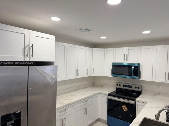 1185 NW 100th St 1181, Miami, FL 33150