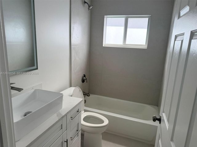 1185 NW 100th St 1181, Miami, FL 33150