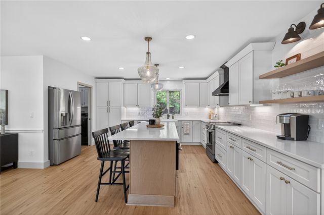304 Lakeside Drive, Seneca, SC 29672