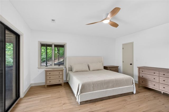 304 Lakeside Drive, Seneca, SC 29672