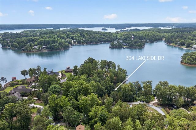 304 Lakeside Drive, Seneca, SC 29672
