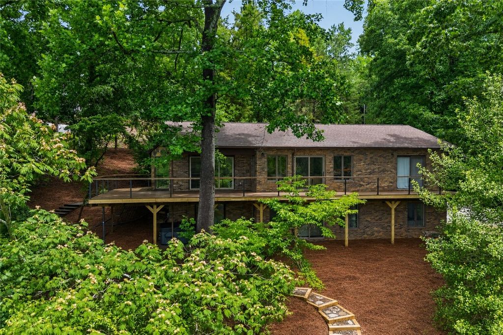 304 Lakeside Drive, Seneca, SC 29672