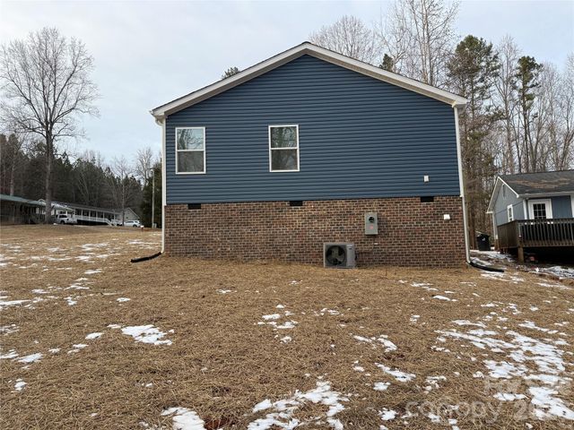 367 Woodhaven Shores Drive, Lexington, NC 27292