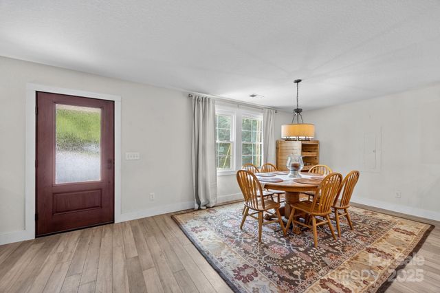 800 Kitchens Branch Road, Sylva, NC 28779