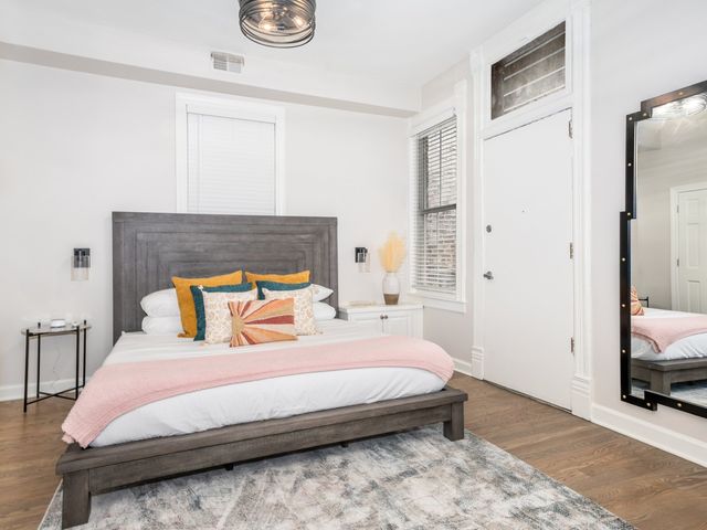 1235 N Damen Avenue, Chicago, IL 60622