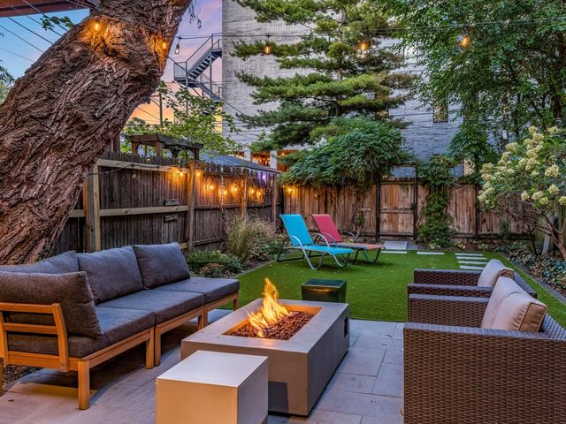 1235 N Damen Avenue, Chicago, IL 60622