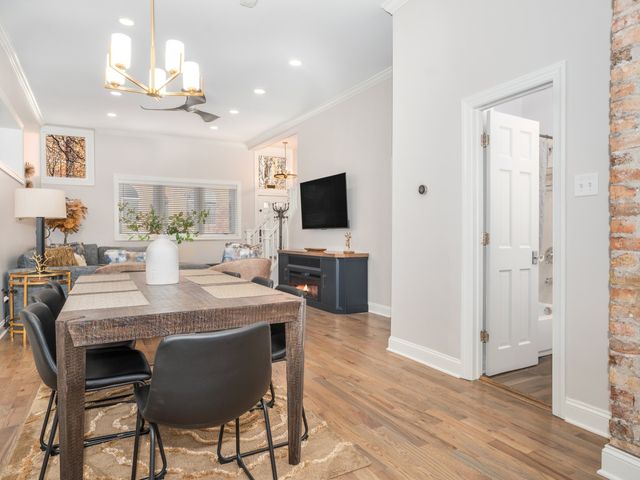 1235 N Damen Avenue, Chicago, IL 60622