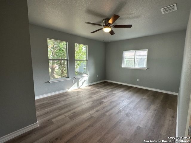 546 W Petaluma Blvd, San Antonio, TX 78221