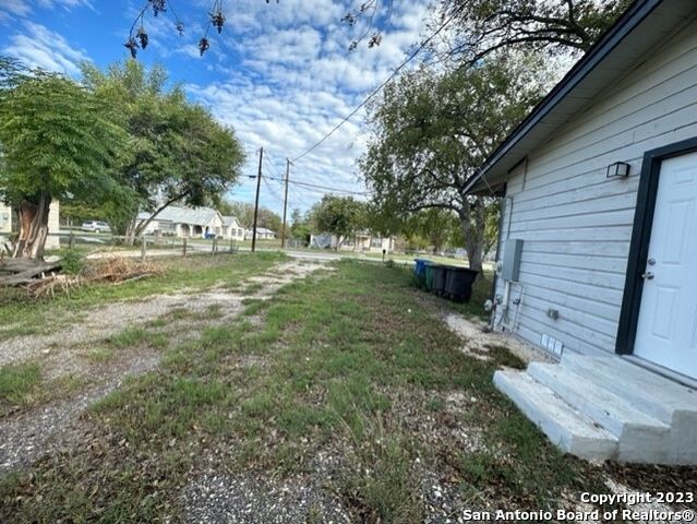 546 W Petaluma Blvd, San Antonio, TX 78221
