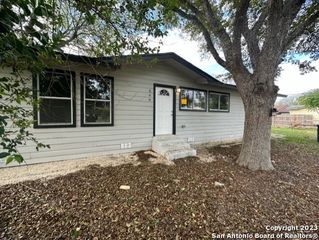 546 W Petaluma Blvd, San Antonio, TX 78221