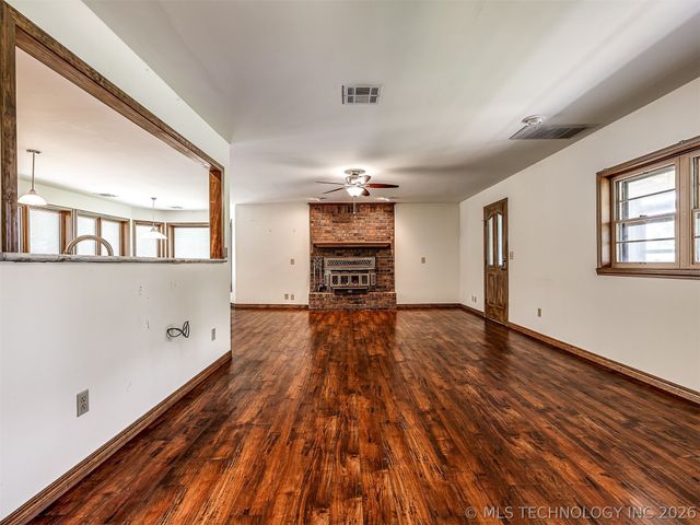 32010 E 695 Way, Wagoner, OK 74467
