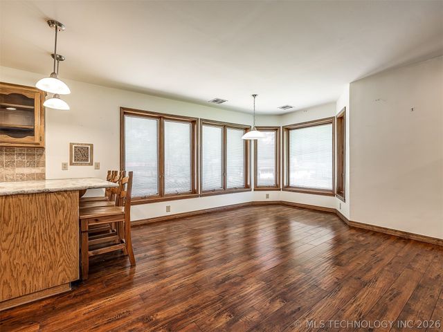 32010 E 695 Way, Wagoner, OK 74467
