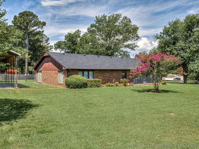 32010 E 695 Way, Wagoner, OK 74467