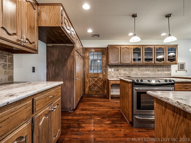 32010 E 695 Way, Wagoner, OK 74467