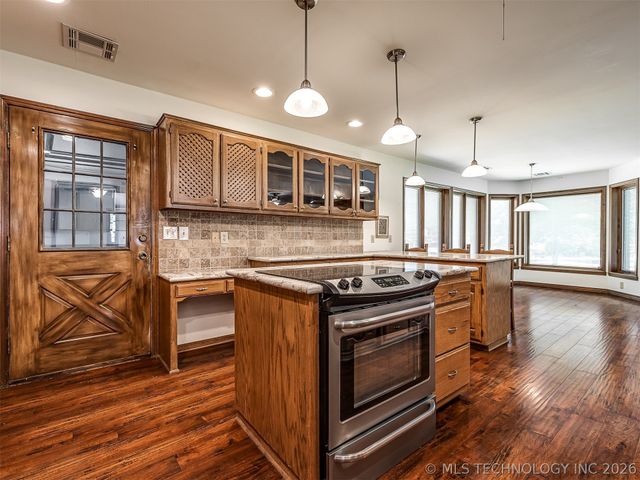32010 E 695 Way, Wagoner, OK 74467