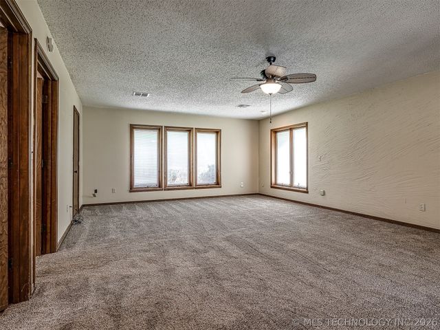 32010 E 695 Way, Wagoner, OK 74467