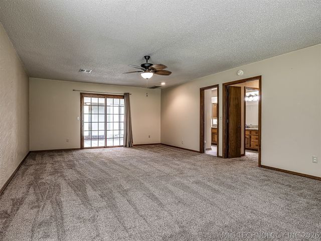 32010 E 695 Way, Wagoner, OK 74467