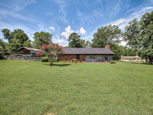 32010 E 695 Way, Wagoner, OK 74467