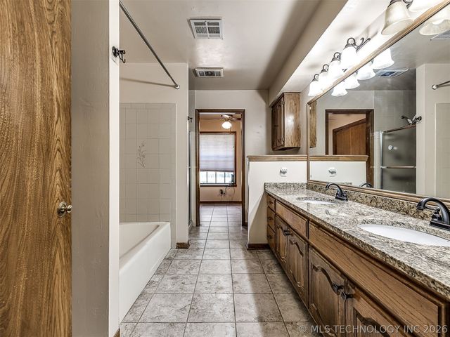 32010 E 695 Way, Wagoner, OK 74467