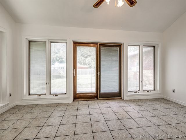 32010 E 695 Way, Wagoner, OK 74467