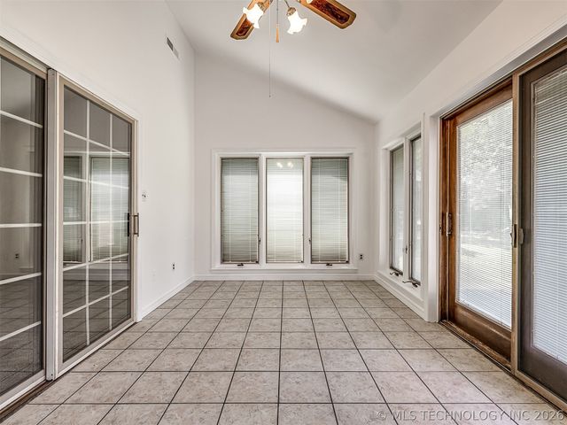 32010 E 695 Way, Wagoner, OK 74467