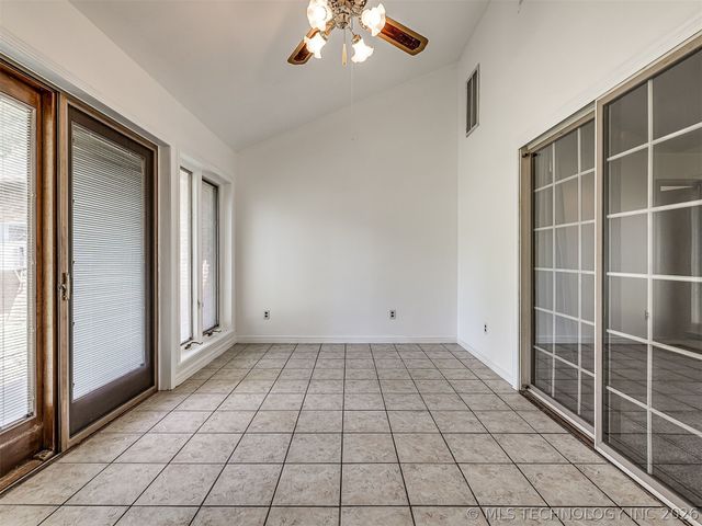 32010 E 695 Way, Wagoner, OK 74467