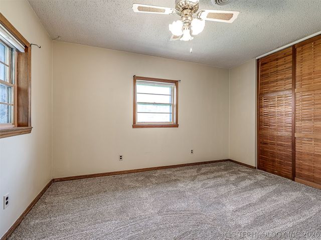 32010 E 695 Way, Wagoner, OK 74467