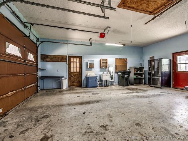 32010 E 695 Way, Wagoner, OK 74467