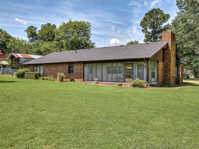 32010 E 695 Way, Wagoner, OK 74467