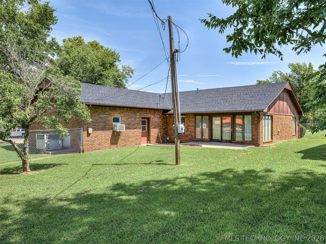 32010 E 695 Way, Wagoner, OK 74467