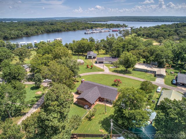 32010 E 695 Way, Wagoner, OK 74467