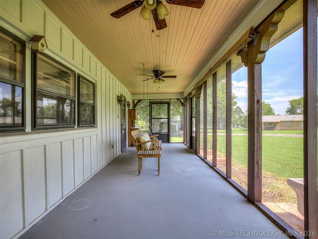 32010 E 695 Way, Wagoner, OK 74467