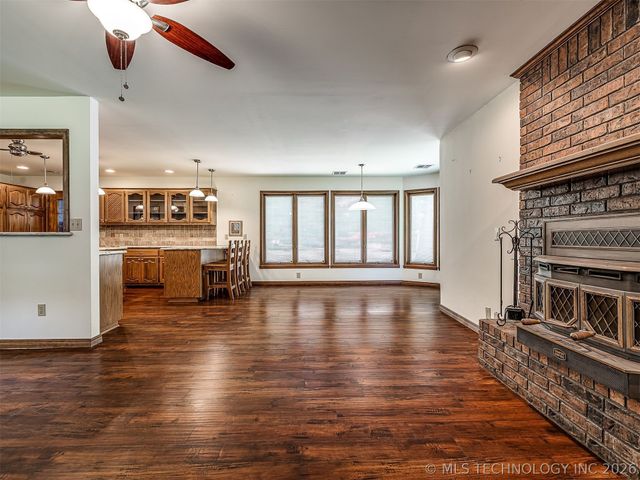 32010 E 695 Way, Wagoner, OK 74467