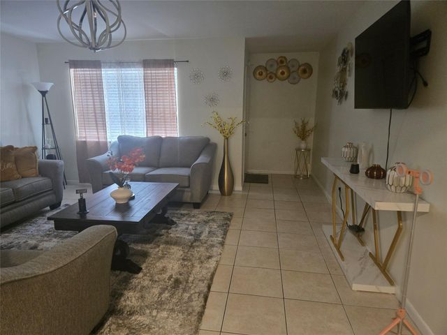 296 Alemeda Drive, Palm Springs, FL 33461