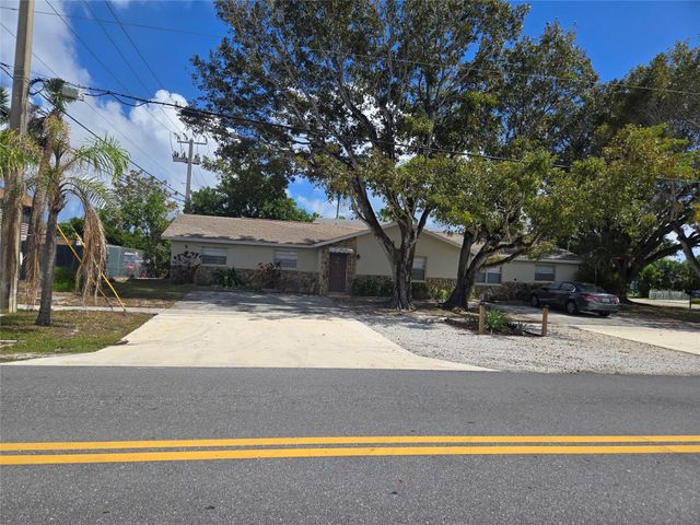 296 Alemeda Drive, Palm Springs, FL 33461