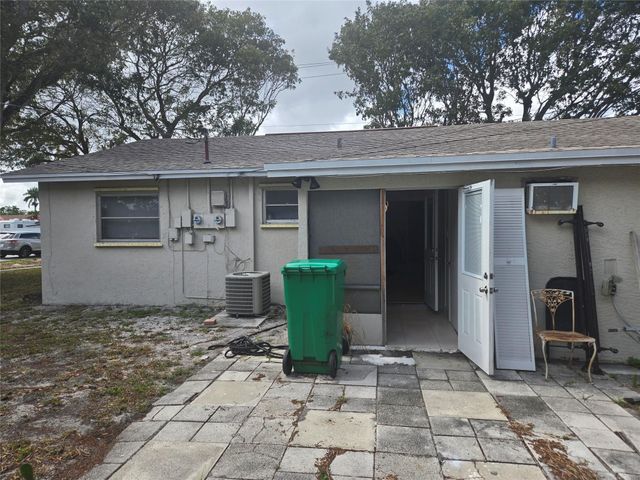296 Alemeda Drive, Palm Springs, FL 33461
