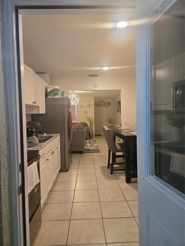 296 Alemeda Drive, Palm Springs, FL 33461